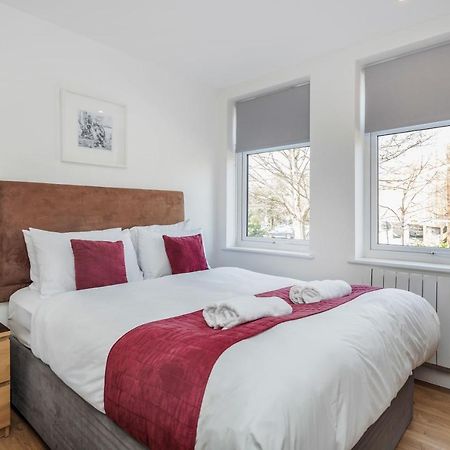 Roomspace Serviced Apartments - Swan House Leatherhead Buitenkant foto