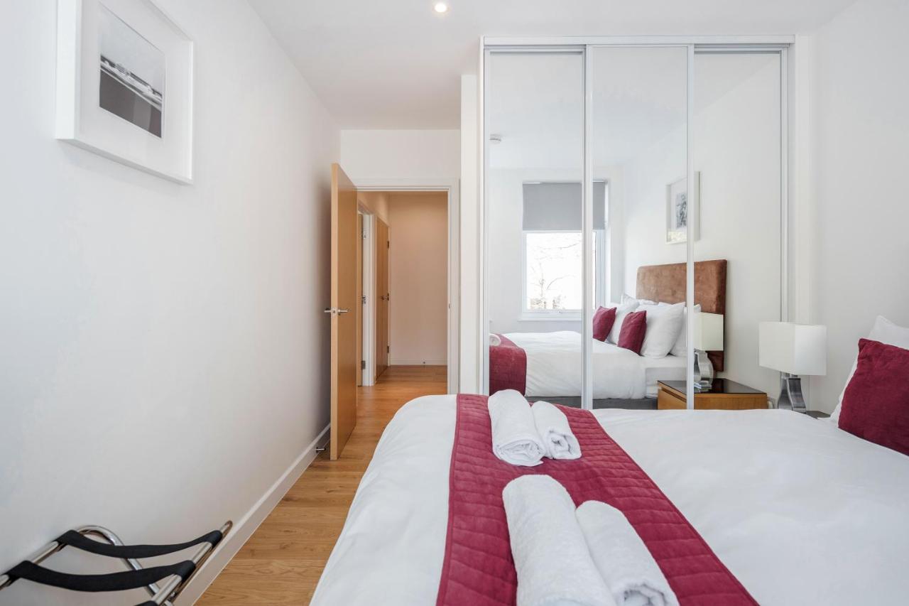 Roomspace Serviced Apartments - Swan House Leatherhead Buitenkant foto